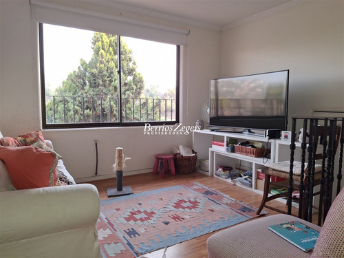 Casa En Venta De 4 Dorm. En Lo Barnechea Jumbo Pie Andino
