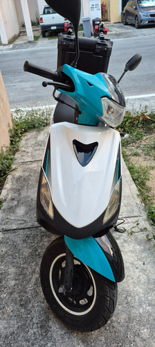 Seminueva, Automática, Comprada En Jul, Incluye Casco Y Caja