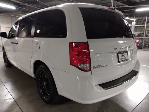 Imagen 5 de 14 de Dodge Grand Caravan 2018 3.6 Se At