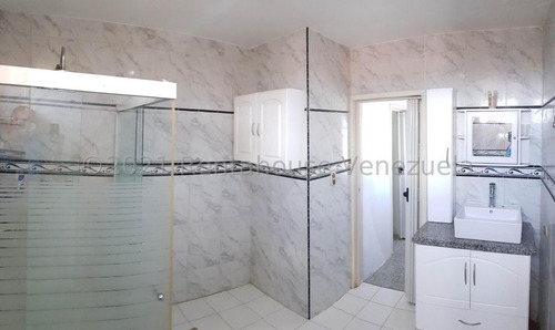 Imagen 16 de 18 de Hermosa Casa Ubicada En Urbanismo Privado Al Este De La Ciudad Y Con Vigilancia Permanente. 0412780070 Cod Mls 22-9662