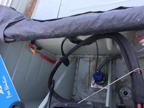 Imagem 11 de 15 de Barco Top Motor De 40 Hp 70 Horas De Uso