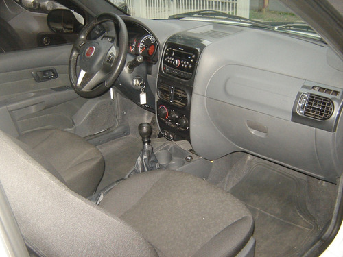 Imagem 10 de 14 de Fiat Strada Freedom 1.4 Cs Flex
