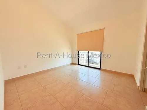 Casa En Renta De 3 Recamaras En El Salitre