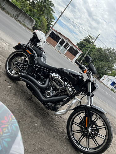 Es Una Excelente Moto Ideal Para Los Amantes De Las 2 Ruedas