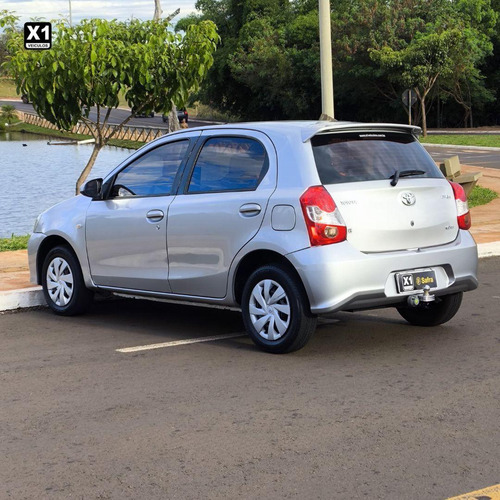 Toyota Etios Hb Xs 15 Mt
