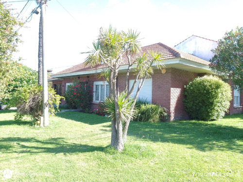 En Venta Chalet En Esquina Cataluña Y Pedraza Barrio Constitucion