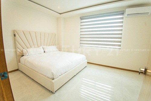 Departamento En Venta En Puerta De Hierro, Chihuahua, Chih.