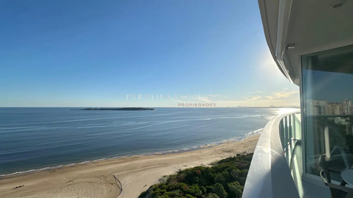 Apartamento En Venta En Edificio Paramount De 3 Suites + Dependencia De Servicio, Piso Alto. Playa Mansa, Punta Del Este
