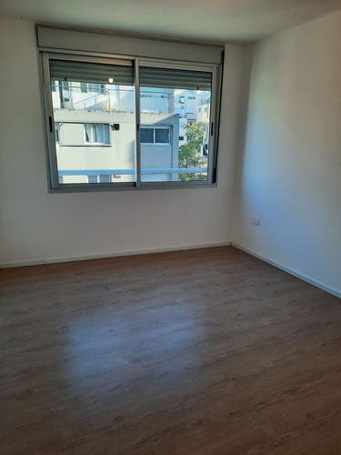 Orden De Venta! Frente, Cocina Definida. Piso 7. Garaje (ref: Igr-414)