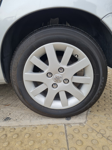 Peugeot 207 1.4 Sedan Hdi Xt