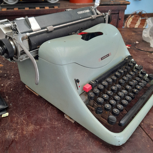 Máquina De Escrever Antiga Ñ Func Lexikon 80 Só P/ Curitiba 