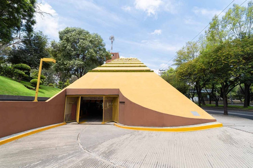 Renta Edificio Precio $300.00 M2