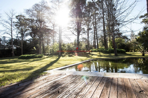 Casa En Venta Y Alquiler Zona Golf, Punta Del Este, 4 Dormitorios- Ref: 2824