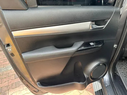 Toyota Hilux Srx 2.8 4x4 Diesel Mod 2023 Con Blindaje 2plus