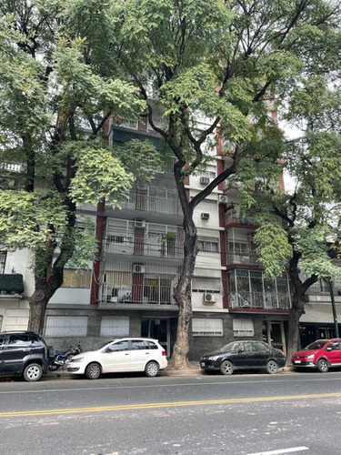 3 Ambientes - Contra Frente Con Balcon Piso 7 - Mucha Luz Y Sol - Sobre Av. Pedro Goyena