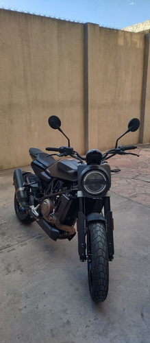Imagen 4 de 7 de Husqvarna Svartpilen 701