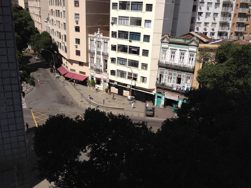 Loft Para Alugar Na Avenida Gomes Freire, Centro, Rio De Janeiro - Rj - Liv-11893
