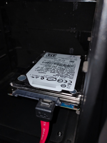 Fuente De Poder Y Discos Duros Negro (Usado)