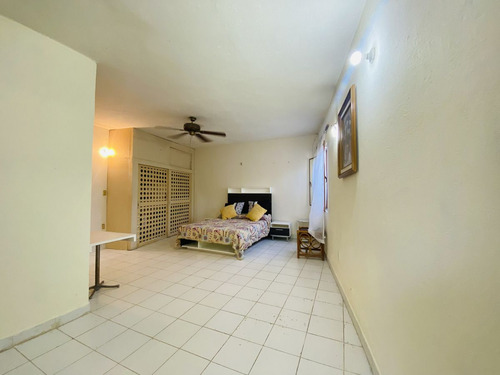 Asa Sola En Pedregal De Las Fuentes, Jiutepec, Morelos Caen-1089-cs