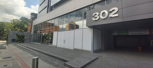 Se Vende Planta Baja Para Locales Comerciales En La Torre 302 (o.v)