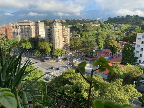 Apartamento En Venta. Res. Marlene. Santa Paula. Cecilia Gutierrez. 25-15158