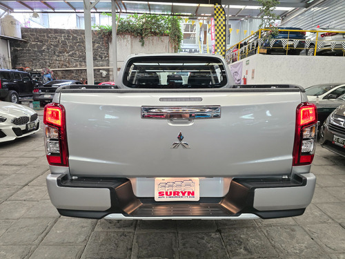 Mitsubishi L200 2.4 Cd Glx 4X2 Mt