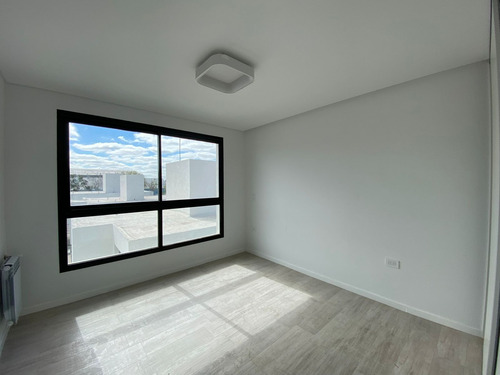 Venta Casa Housing - Nuevo Poeta Lugones - 2 Dorm