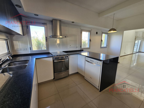 Venta Y Alquiler De Casa En Terravista Con 3 Habitaciones