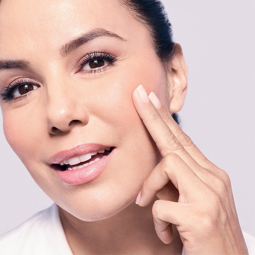 Imagen 6 de 7 de Crema Anti Arrugas Revitalift Ácido Hialurónico Loreal 50ml
