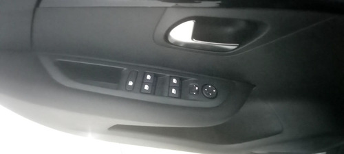 Imagen 10 de 23 de Peugeot 208 Allure Pack 1.6 Tiptronic 2023