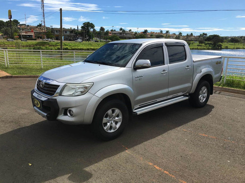 Imagem 2 de 12 de Toyota Hilux 2015 2.7 Srv Cab. Dupla 4x4 Flex Aut. 4p