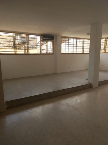 Imagen 18 de 19 de Local Comercial En Boleita Sur Para Oficina- Deposito En Pb A Orilla De Calle