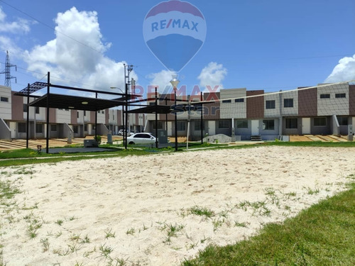 Imagen 9 de 9 de Venta De Hermoso Townhouse En Obra Blanca En Villa Veneto, Piedad Norte Palavecino.