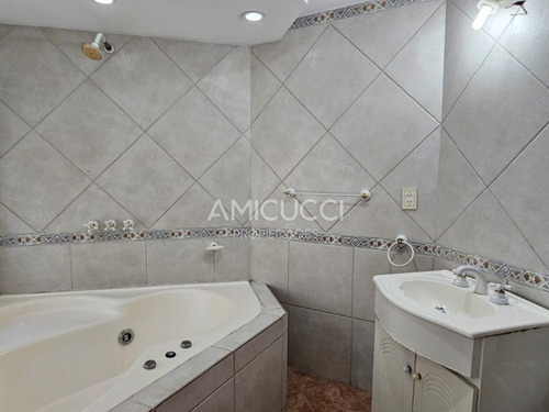 Departamento 4 Ambientes Tipo Duplex. Apto Credito!! Frente Plaza San Martin Centro. Con Cochera Cubierta