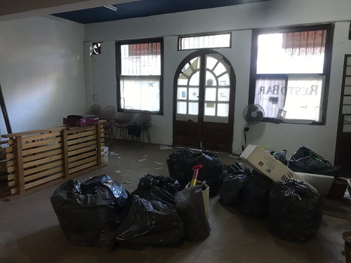 Imagen 1 de 6 de Venta Local Comercial Con Vivienda - Abasto-