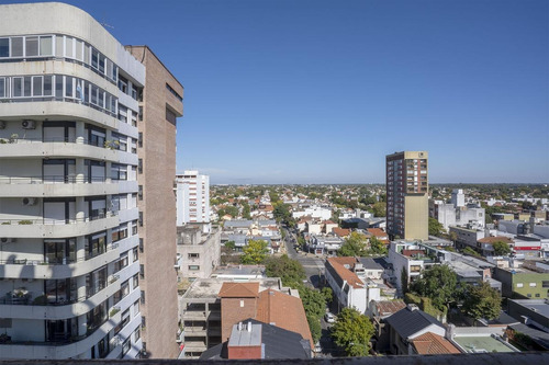 Venta Departamento 4 Amb Cochera Baulera Piso 11 Vista 360- Martinez