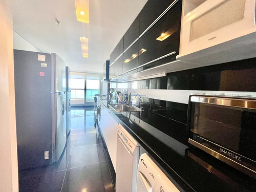 Apartamento En Piso Alto Torre Look Brava