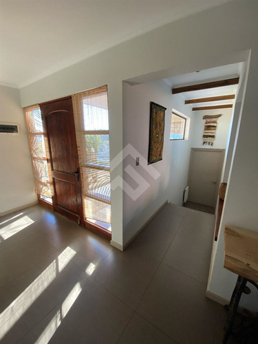 Casa En Venta De 4 Dorm. En Quilpué