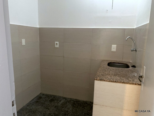 Imagen 14 de 16 de Venta Apartamento La Blanqueada 1 Dorm , Planta Baja, Patio Y Sin Gastos Comunes.