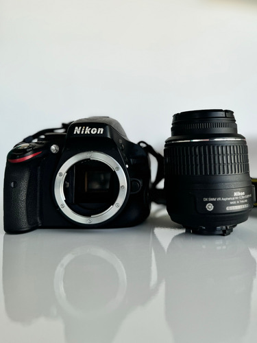 Nikon D5100 + Accesorios