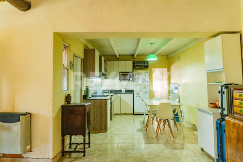 Casa 3 Dorm. - Barrio Mercantiles - Cipolletti