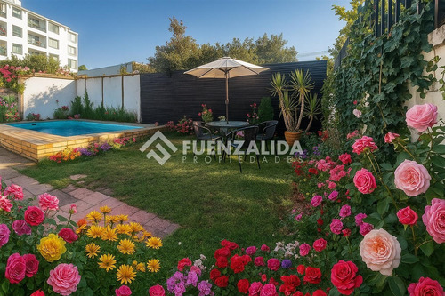 Casa En Venta De 3 Dorm. En Ñuñoa