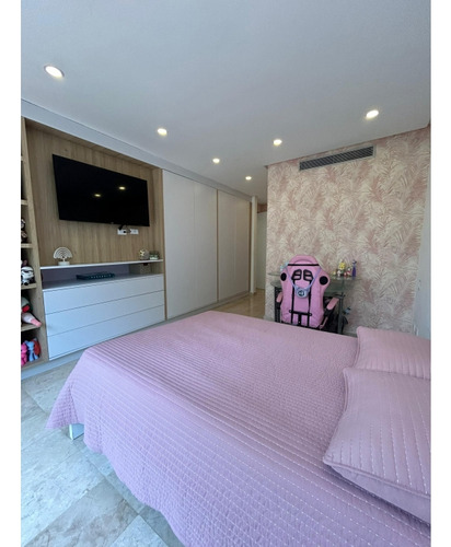 En Venta Apartamento Remodelado En Lomas De Las Mercedes