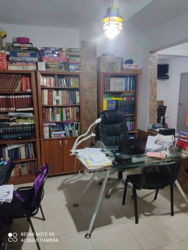 Imagen 5 de 18 de Hermosa Quinta Ubicada En El Estado Vargas, Urb. Tanaguarena, Cerca Del Mar.