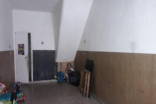 Chalet En Venta En Castelar