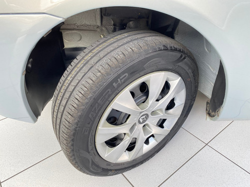 Renault Clio Sedan 1.0 16v Authentique Hi-flex 4p