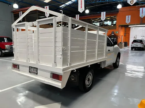 Nissan NP300 2.5 Estacas Dh Mt