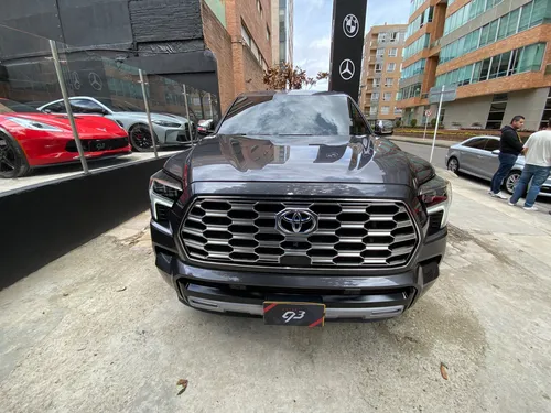 Toyota Sequoia Capstone Hibrida