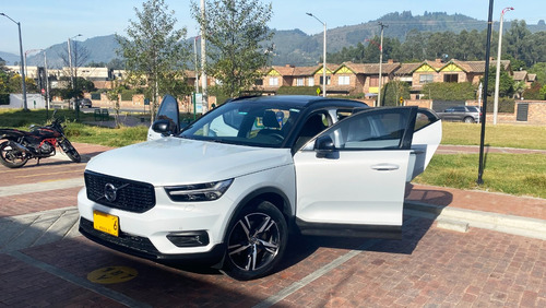 Volvo XC40 R Design T4