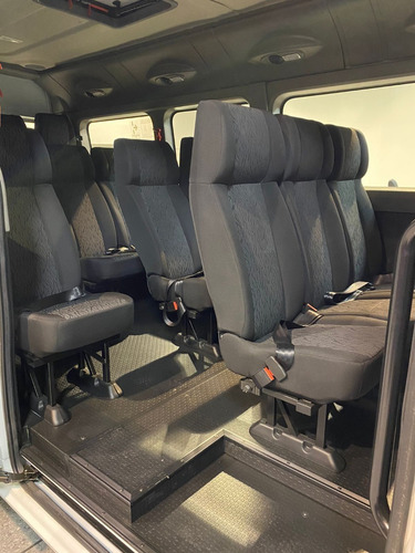 Imagen 9 de 23 de Renault Master 2.3 Minibus 14+1